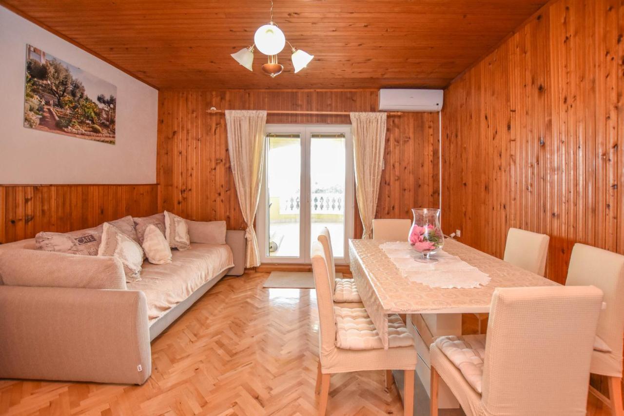 Apartments Dandelion Biograd Na Moru Exterior photo