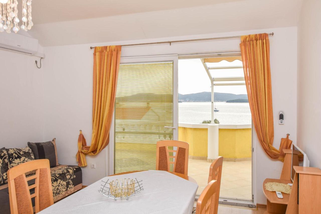 Apartments Dandelion Biograd Na Moru Exterior photo