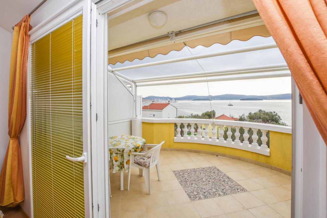 Apartments Dandelion Biograd Na Moru Exterior photo